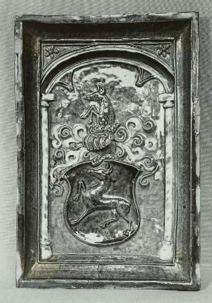 Kachel mit Wappen: Springender Hirsch