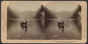 Kahn, auf den Königssee hinausfahrend (Vorderseite englisch beschriftet, auf der Rückseite Titel in 6 Spachen)