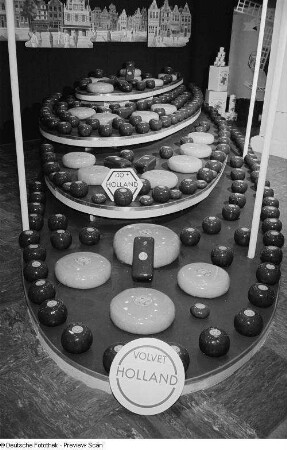 Holländischer Käse auf der Leipziger Herbstmesse 1954