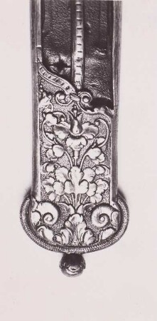 Schwertscheide (Silbernes Ortband)