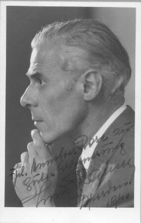 Porträt Luis Rainer. Fotografie von Reinhard Berger (Weltpostkarte mit Autograph, bezeichnet Dresden, 1940)