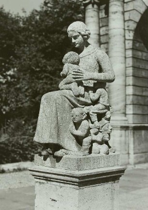 Märchenbrunnen: Schneewittchen mit den sieben Zwergen