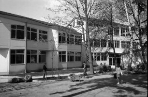 Freiburg: Freie Waldorfschule; neues Schulgebäude, Hofseite