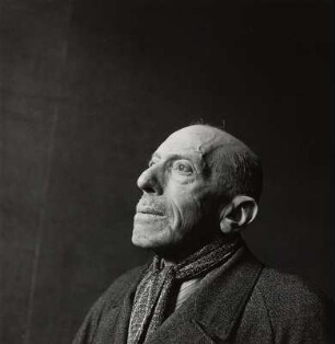 Der Journalist und Schriftsteller Max Osborn in der Galerie Wildenstein