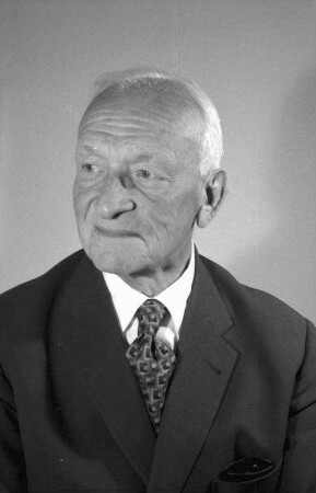 Freiburg: Wohnung; Hermann Linnemann; Portrait