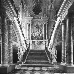 Brühl, Schloss Augustusburg, Treppenhaus, Gesamtentwurf: J. C. Schlaun, F. de Cuvilliés, Treppenhaus: Balthasar Neumann