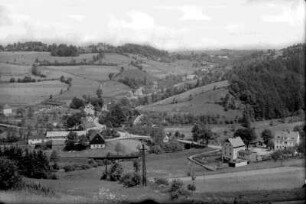 Blick zum Ortsteil Boden und zum Bahnhof