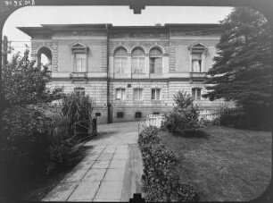 Dresden-Hosterwitz, Eichbuschweg 7. Villa (1875-1880). Straßenfront