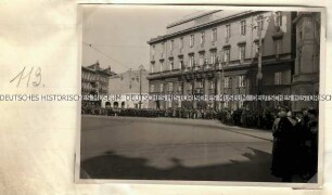 Menschenansammlung auf dem Plac Wolnosci (Freiheitsplatz)