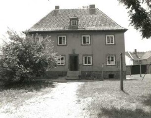 Gersdorf (Chemnitzer Land), Weststraße 11. Wohnhaus (um 1930)