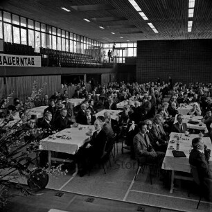 Kreisbauernverband: Bad Oldesloe: Stormarnhalle: 30. Kreisbauerntag: Teilnehmer