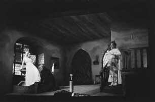 Szenenbilder aus der Oper "Die Meistersinger von Nürnberg" von Richard Wagner an der Deutschen Staatsoper Berlin. Dezember 1948 : Szene mit Tiana Lemnitz als Eva