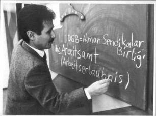 Stuttgart. Kahraman bei der Aufklärung zu arbeits-und sozialrechtlichen Fragen von türkischen Arbeitnehmern