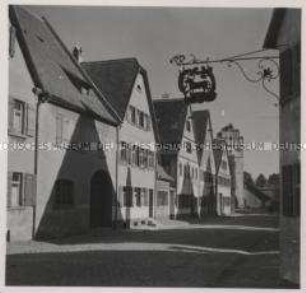 Dinkelsbühl, Nördlinger Straße, Wirtshausschild "Zum roten Ochsen"