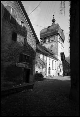 Bregenz: Durchblick zur Martiuskirche