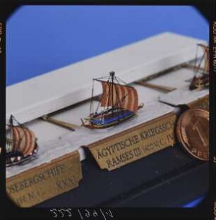 Miniaturmodell eines ägyptischen Kriegsschiffes von Ramses III von ca. 1600 v. Chr.