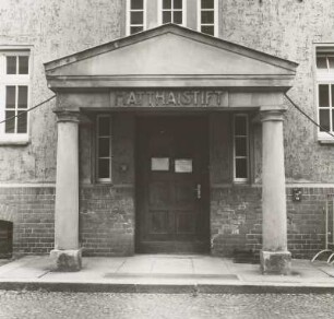 Hauptgebäude