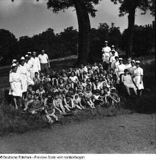 Körperbehindertenschule Dresden, Betreuung körperbehinderter Kinder, Gruppenbild