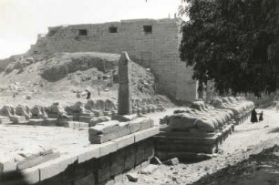 Karnak. Amontempel. Sphinxallee (1550ante / 1070ante) (HAPAG-Mittelmeerfahrt der Oceana Leonhardt 1929)