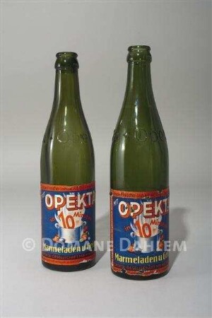 Zwei "Opekta" Geliermittel-Flaschen