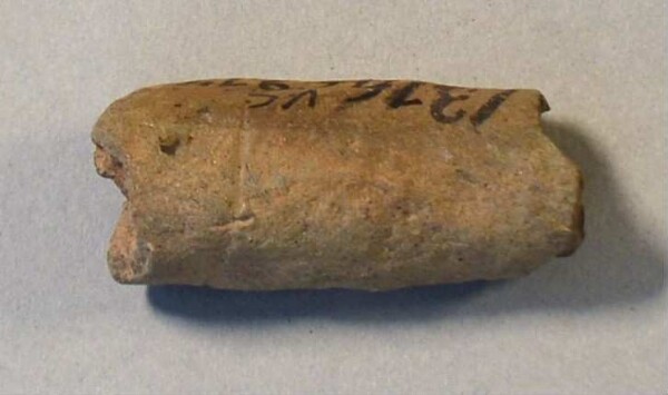 Clay pipe (fragment)