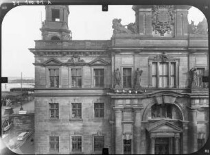 Dresden-Altstadt, Augustusstraße 2. Ständehaus (1901-1907; P. Wallot). Hauptfassade (Teilansicht) vom Schloßplatz