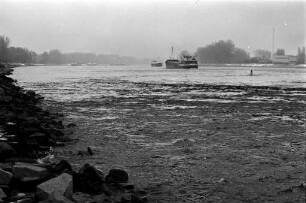 Schifffahrt auf dem Rhein