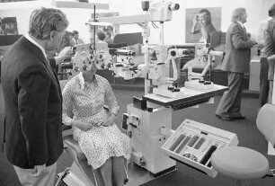 Fachmesse "Optica 76" in der Schwarzwaldhalle, Nancyhalle und Gartenhalle