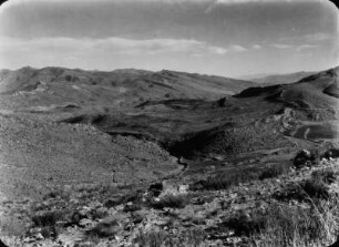Landschaft : Blick über die Hügel in das Tal von Cinti