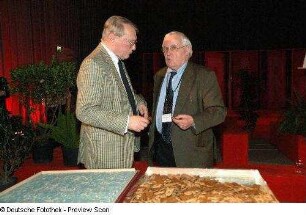 Festabend im Deutschen Hygiene-Museum. Kreuzworträtsel mit Russischbrot