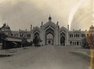 Lucknow (Lakhnau), Indien. Außentorbau des Hussainabad Bazaar (Hussainabad Imambara oder Chhota Imambara; 1837 als Mausoleum für Muhammad Ali Shah)