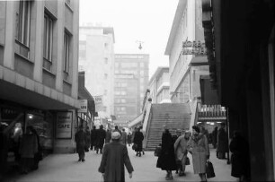 Stuttgart: Schulstraße mit Treppe zur Galerie
