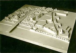 Grund, Peter; Düsseldorf; Städtebauliches Modell mit Tonhalle, Kunstakademie und Rampe der Brücke nach Oberkassel - Vogelperspektive