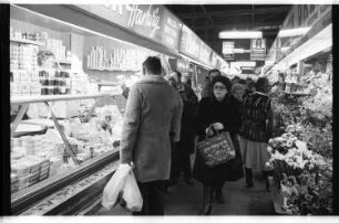 Kleinbildnegativ: Marheineke Markthalle, 1982