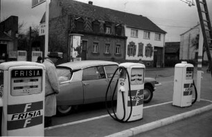 Eröffnung einer Frisia-Tankstelle in der Auer Straße 74/76.