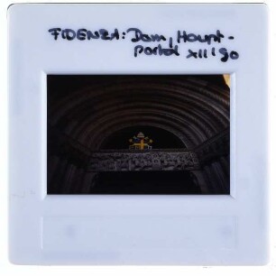Fidenza, Dom : Hauptportal