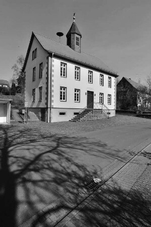 Ehem. Schule (Schule); Freiensteinau, Dorfstraße 12