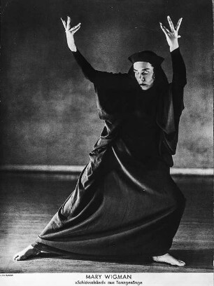 Die Tänzerin und Choreographin Mary Wigman in "Schicksalslied"