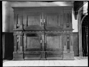 Jagsthausen Schloss Götzenburg Schrank (um 1580)