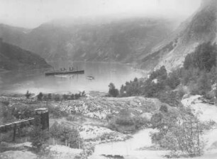 Geirangerfjord (Norwegen). Hochseepassagierdampfer "Victoria Luise" in der Bucht von Merok
