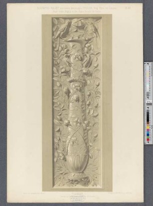 Marmor-Relief von einem dreiseitigen Pfeiler.