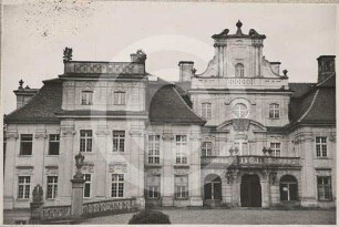 Hauptfassade von Schloss Brauchitschdorf