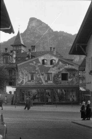 Oberammergau: Haus mit Laden für kirchliche Holzschmitzkunst