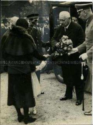 Reichspräsident von Hindenburg besucht das Union-Rennen auf der Galopprennbahn Hoppegarten