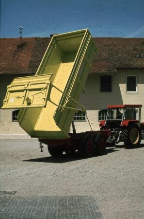 Fotografie: CCM, Transportgerät, Muldenkipper