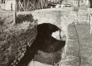 Deutschbaselitz, Straßenbrücke über den Jauerbach