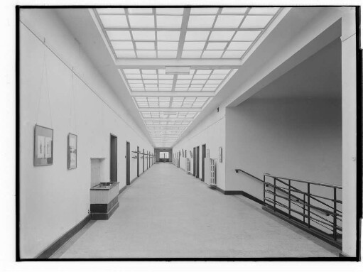 Schule Volksdorf [Heute: Walddörfer Schule] (Hamburg-Volksdorf): Fluransicht : SchumacherWV Nr. 272