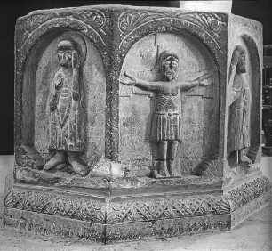 Gernrode, ehem. Stiftskirche St. Cyriakus, Taufbecken aus Alsleben