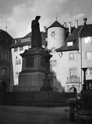 Schiller-Denkmal : Schiller-Denkmal. Stein, Bronze (1839; B. Thorvaldsen, N. F. v. Thouret). Stuttgart, Schillerplatz