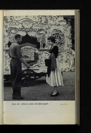 Eine der schönen alten Straßenorgeln